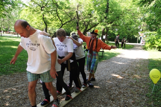 Aktív Családi Nap 2011.ápr.30.Százlábú Egyesület Aktív Családi Nap 2011.ápr.30.Százlábú Egyesület